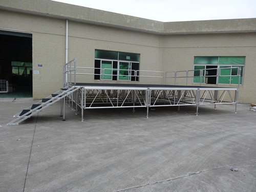 Heay-duty portable aluminum stage