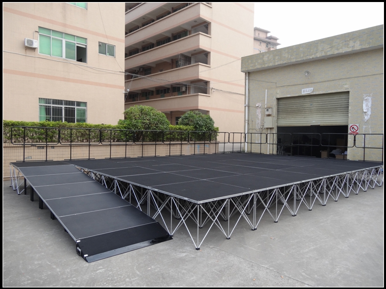 Portable stage