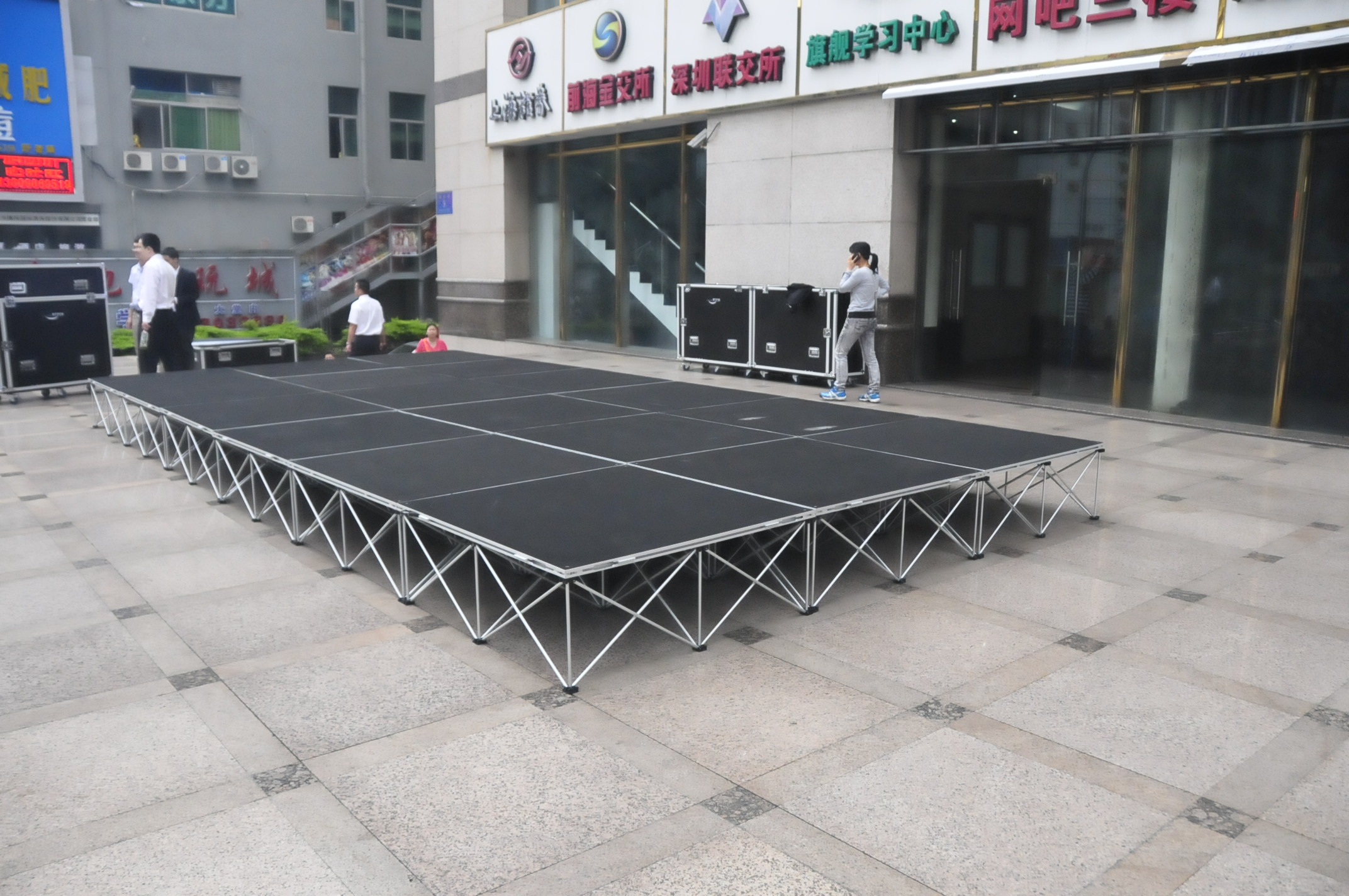 portable stage