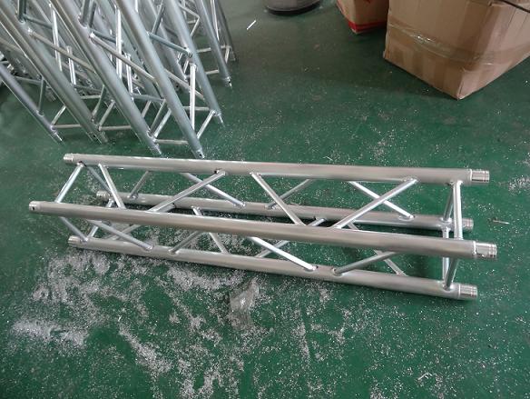 aluminum  truss